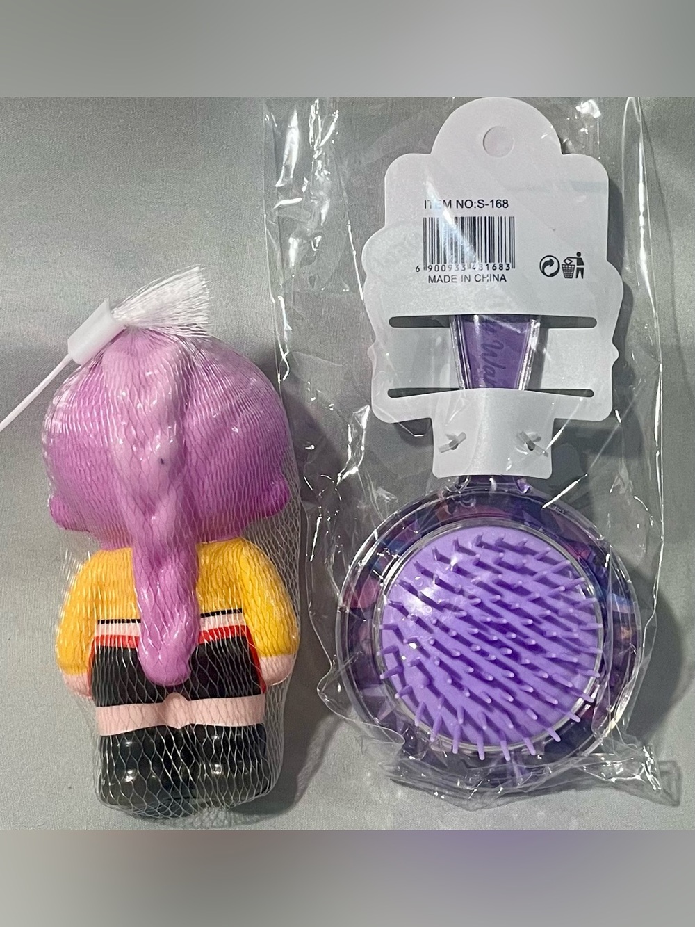 Squishy K-pop Rumi & Glittery K-pop Hairbrush Bundle - Picture 3 of 3
